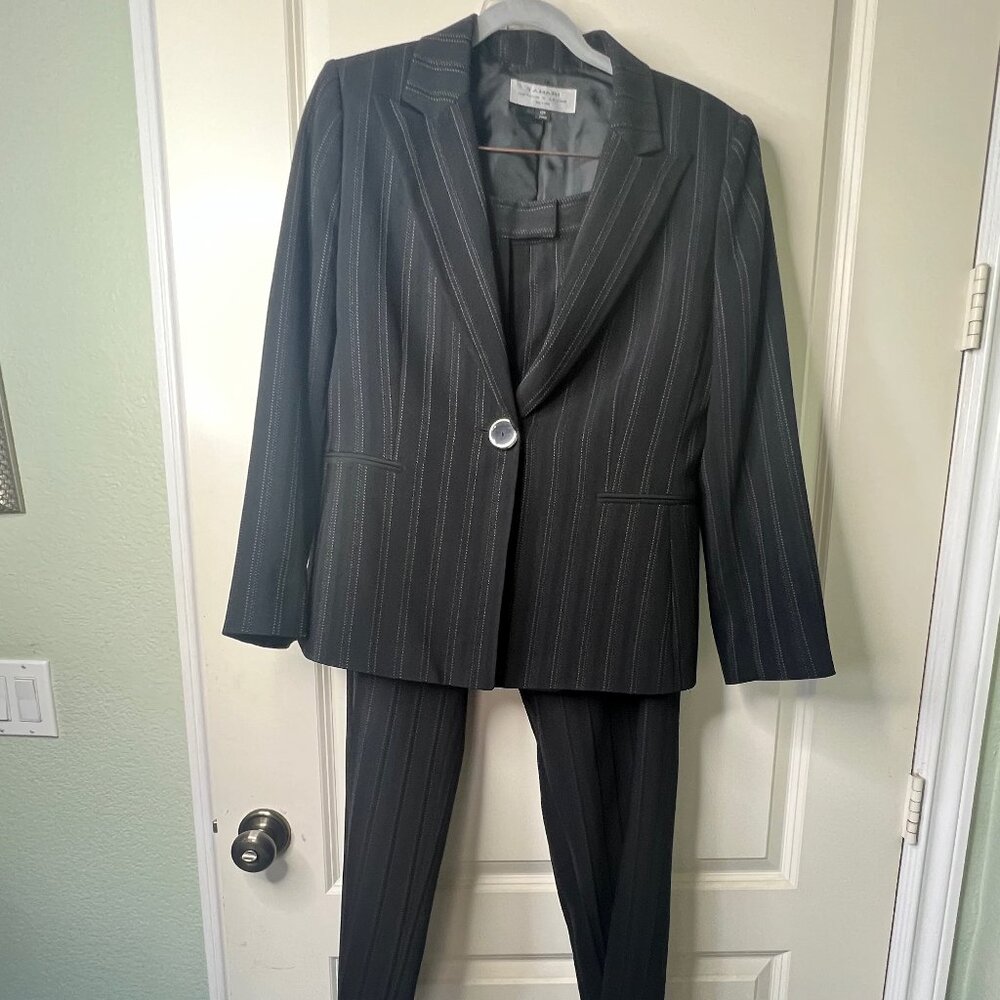 TAHARI Women's Black Pinstripe Relaxed Single Breasted Suit 12P